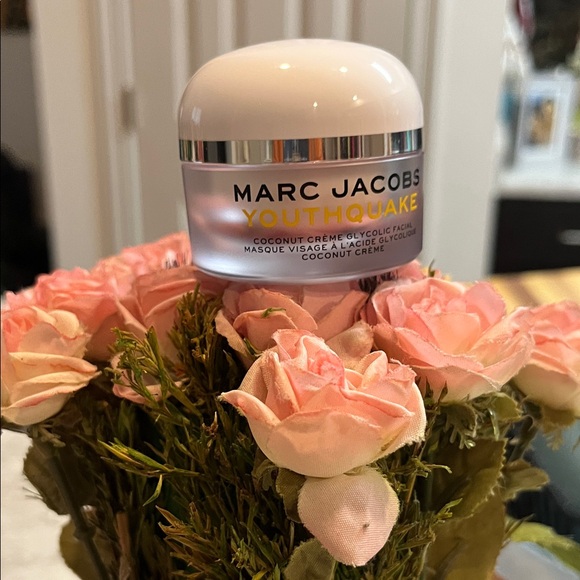 Marc Jacobs Youthquake Moisturizer with White and Silver Accents - Picture 1 of 3